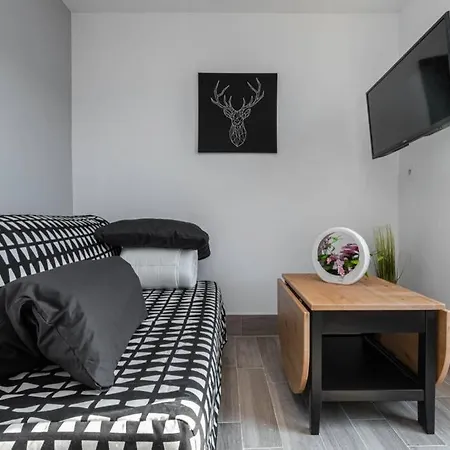 Apartment Studio Avec Balcon Proche Vieux - Tram A 10m *