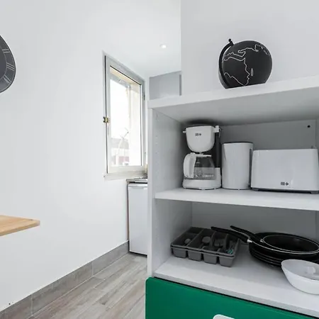 Studio Avec Balcon Proche Vieux - Tram A 10m Apartment